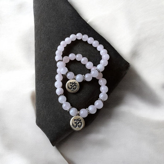 Bracelet Quartz Rose 8 mm + Symbole Om - Douceur, harmonie & intention | Pierre naturelle