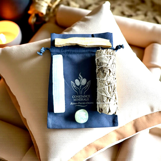 Kit Protection énergétique 1 bâton de sélénite - 1 bâton de Palo Santo - 1 pierre roulée Fluorite - 1 bâton de sauge blanche