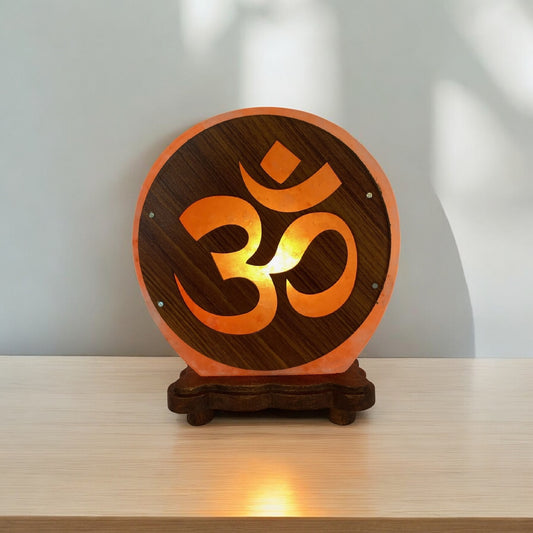 Lampe en Sel de l’Himalaya - Symbole Om | Lumière ambre & ambiance zen