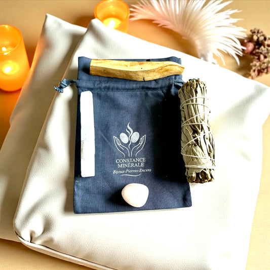 Kit Amour de soi  1 bâton desélénite - 1 bâton de Palo Santo - 1 pierre roulée Quartz Rose - 1 bâton de sauge blanche